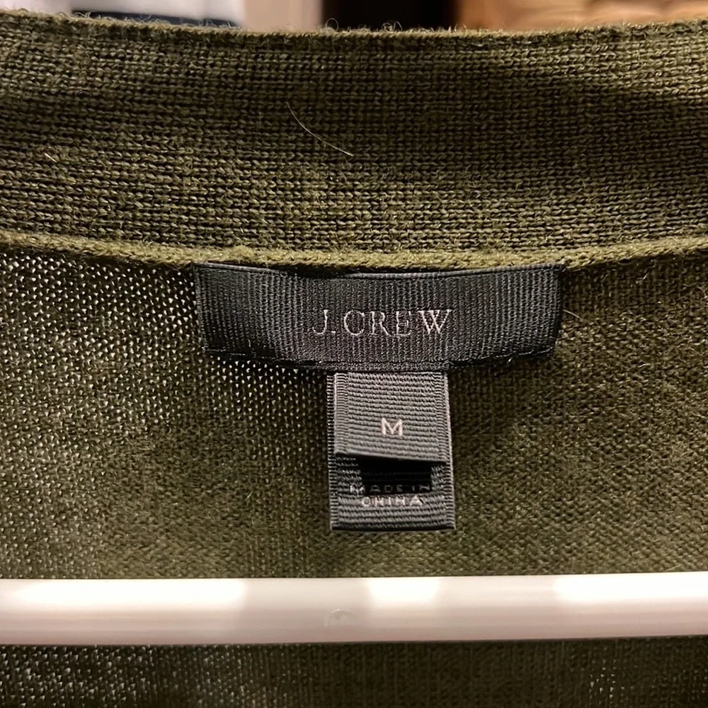 🪲 RARE J Crew Harlow shamrock sequin trim moss green cardigan M merino wool  ☘️ - Picture 4 of 9